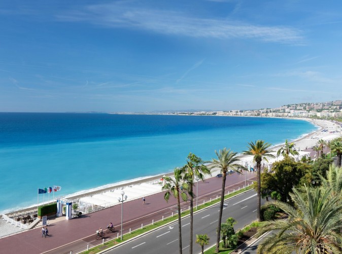 023_Le Meridien Nizza - Schoene Aussichten Touristik - ncemd-deluxe-guestroom-1058-hor-clsc